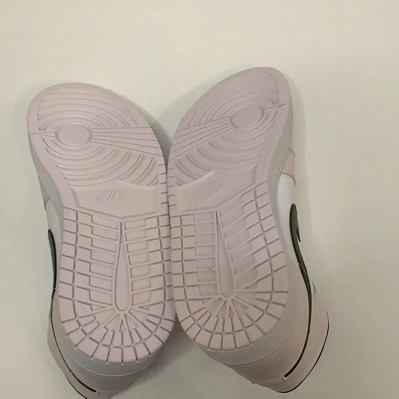 Jordan 1 Mid Sneakers Barely Rose Violet - Picture 7 of 8